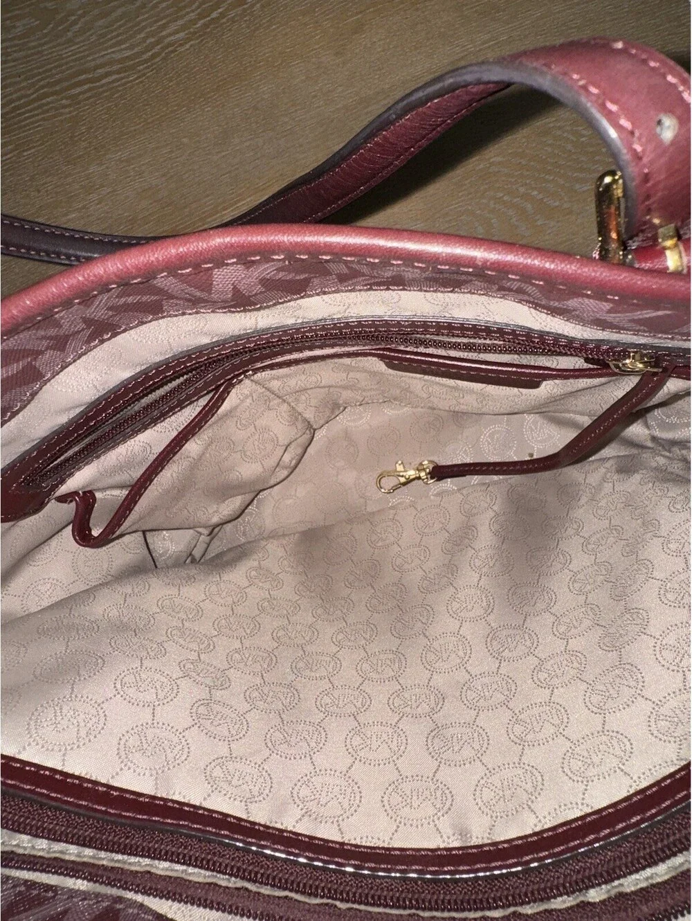 Michael Kors Signature Jet set Burgundy Merlot Maroon Tote Shoulder Bag Purse